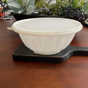 Vintage Tupperware Jello Mold 616 w/Tulip Seal 620 and Seal Lid 229